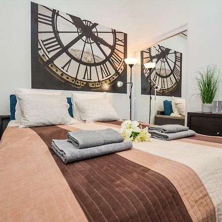Timeless Apartment With Free Private Parking Budapest Luaran gambar