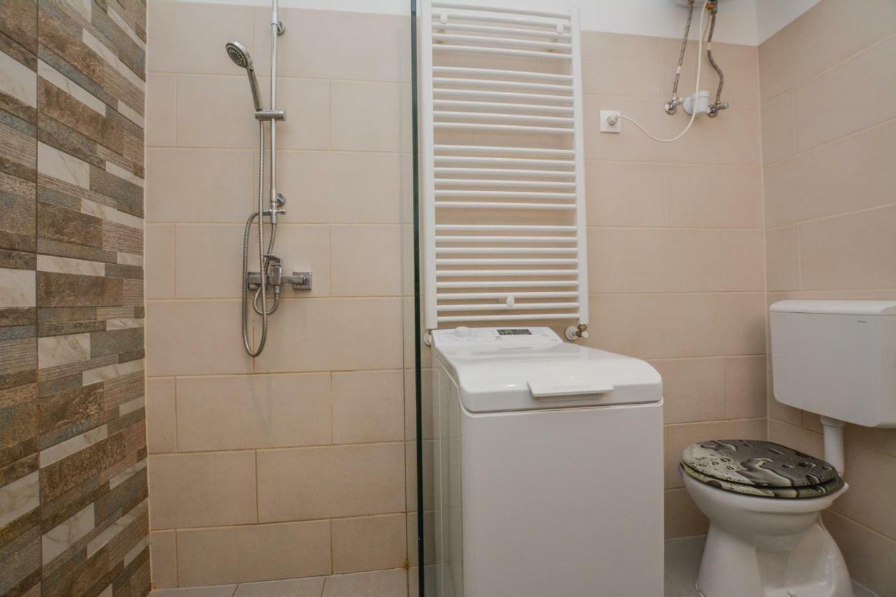 Timeless Apartment With Free Private Parking Budapest Luaran gambar