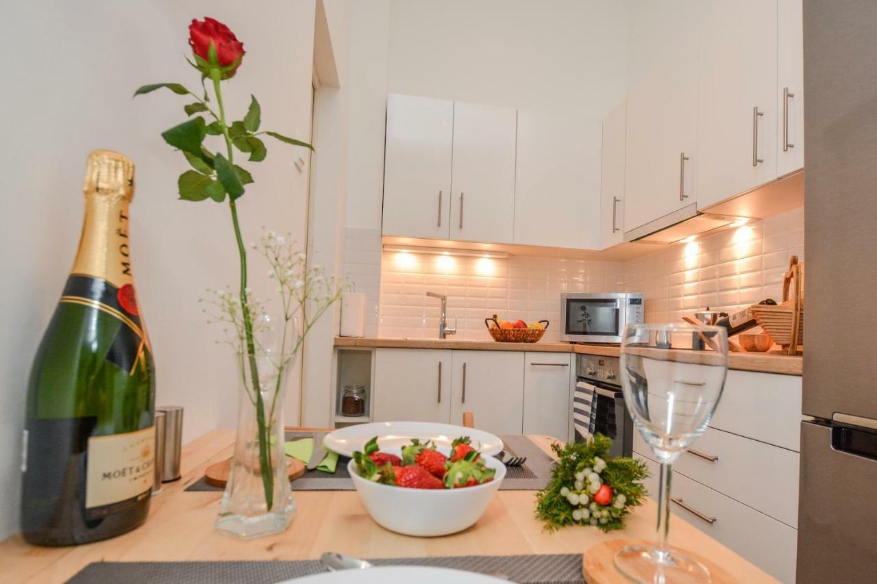 Timeless Apartment With Free Private Parking Budapest Luaran gambar