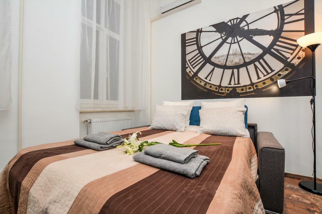 Timeless Apartment With Free Private Parking Budapest Luaran gambar