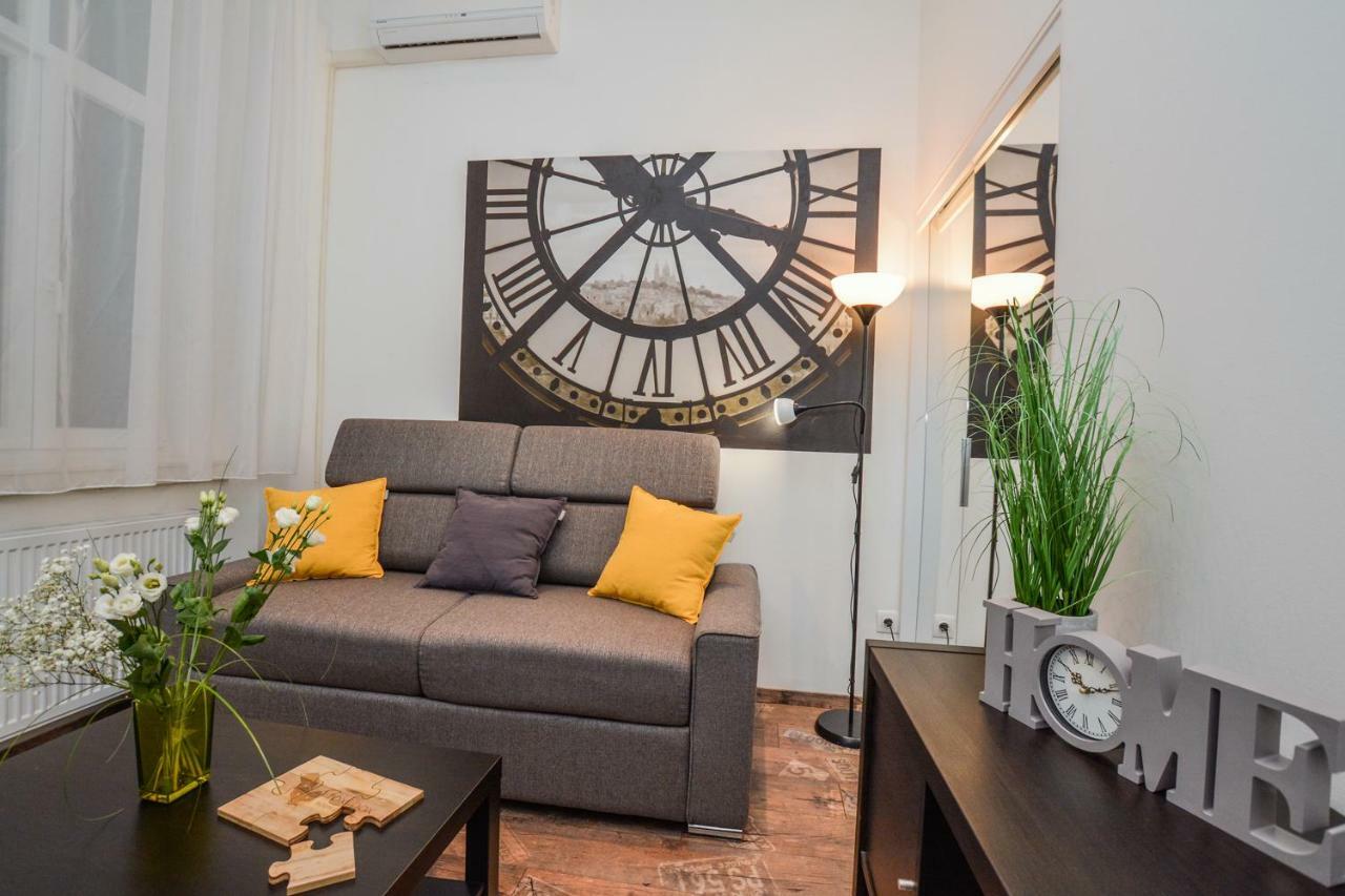 Timeless Apartment With Free Private Parking Budapest Luaran gambar