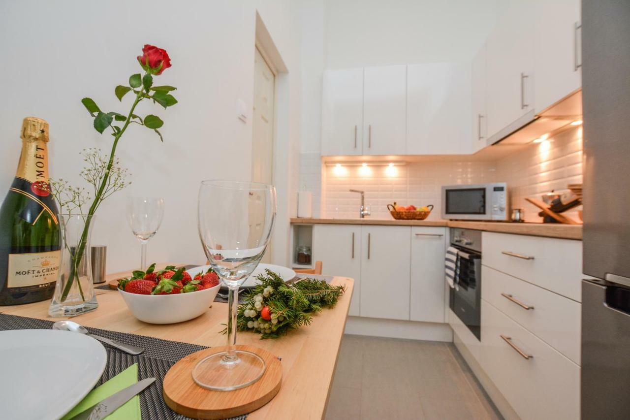 Timeless Apartment With Free Private Parking Budapest Luaran gambar