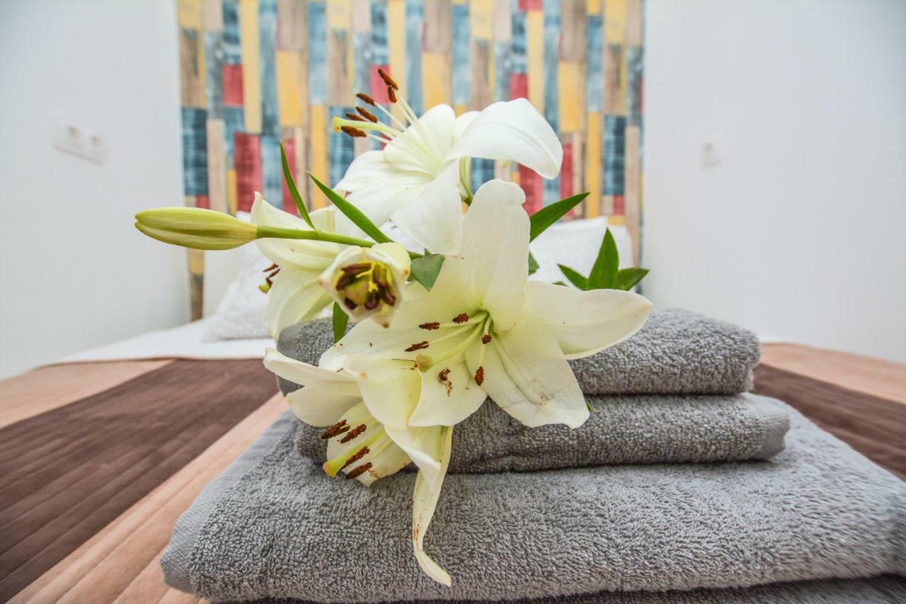 Timeless Apartment With Free Private Parking Budapest Luaran gambar
